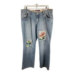 Wah Jens Women's size 16w Blue Denim Embroidered Floral Thick Stitch Boot-Cut